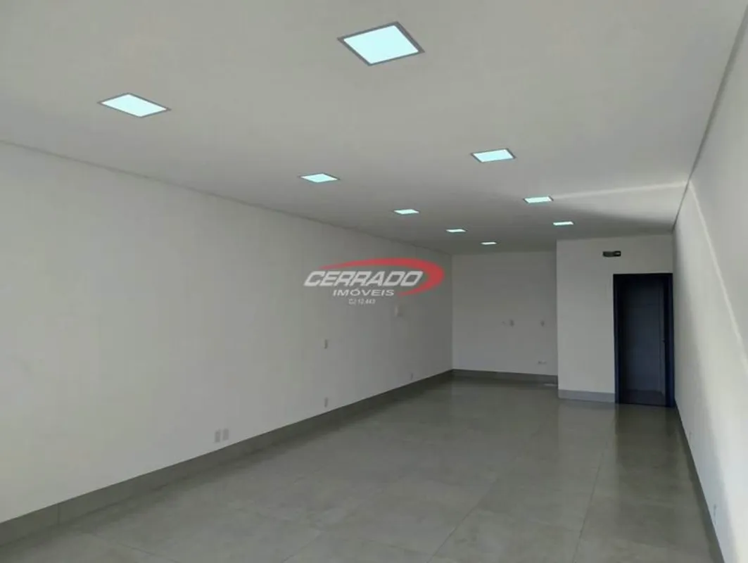 Sala comercial pavimento térreo com 50 m². RESERVE A SUA !!!Para maiores informa...