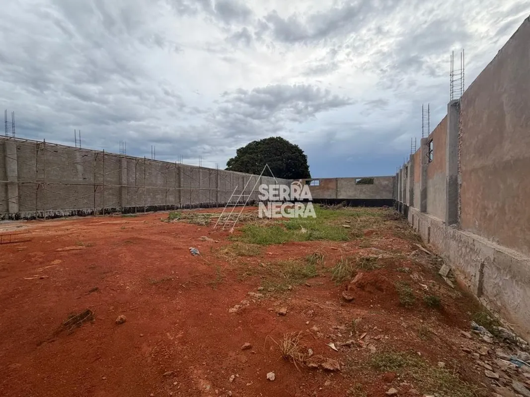 IMOVEL ESCRITURADO!- Área total terreno: 1.500m² - A área permite construir até ...
