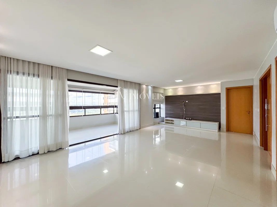 Lilian Vieira Vende:Quattro Mirante | 203m² | 4 Suítes | Andar Alto | 4 VagasApa...