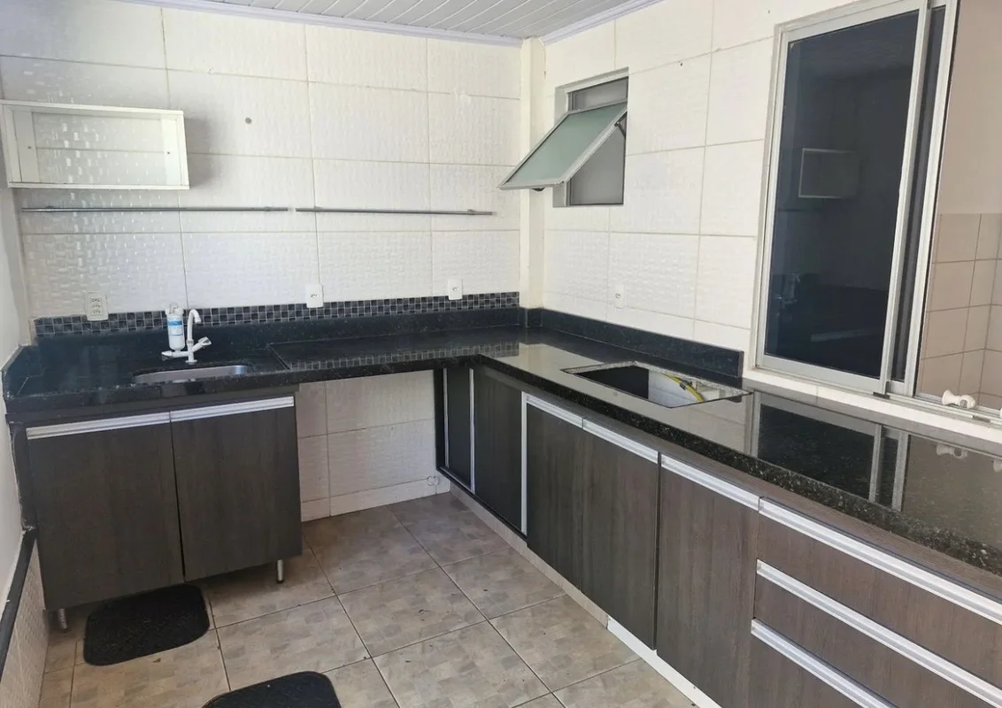 A GCASTRO IMÓVEIS VENDE !!!Ótima casa com reforma Armários Ótimo investimento Pa...