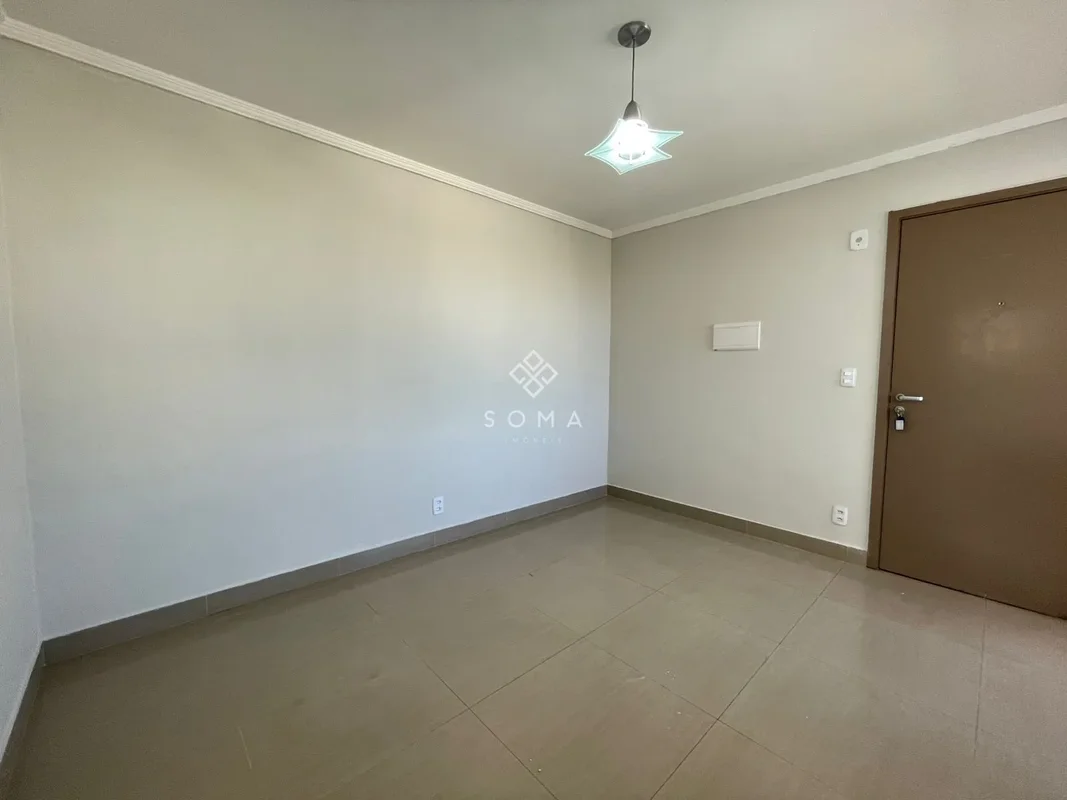 CARACTERÍSTICAS DO IMÓVEL: - 01 Sala - 02 Quartos, sendo 1 com armário planejado...
