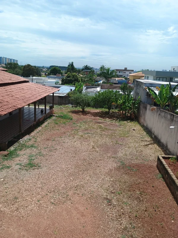 VENDO casa na Arniqueira com com uma área de 1,020 m² com 250m² construída com2 ...