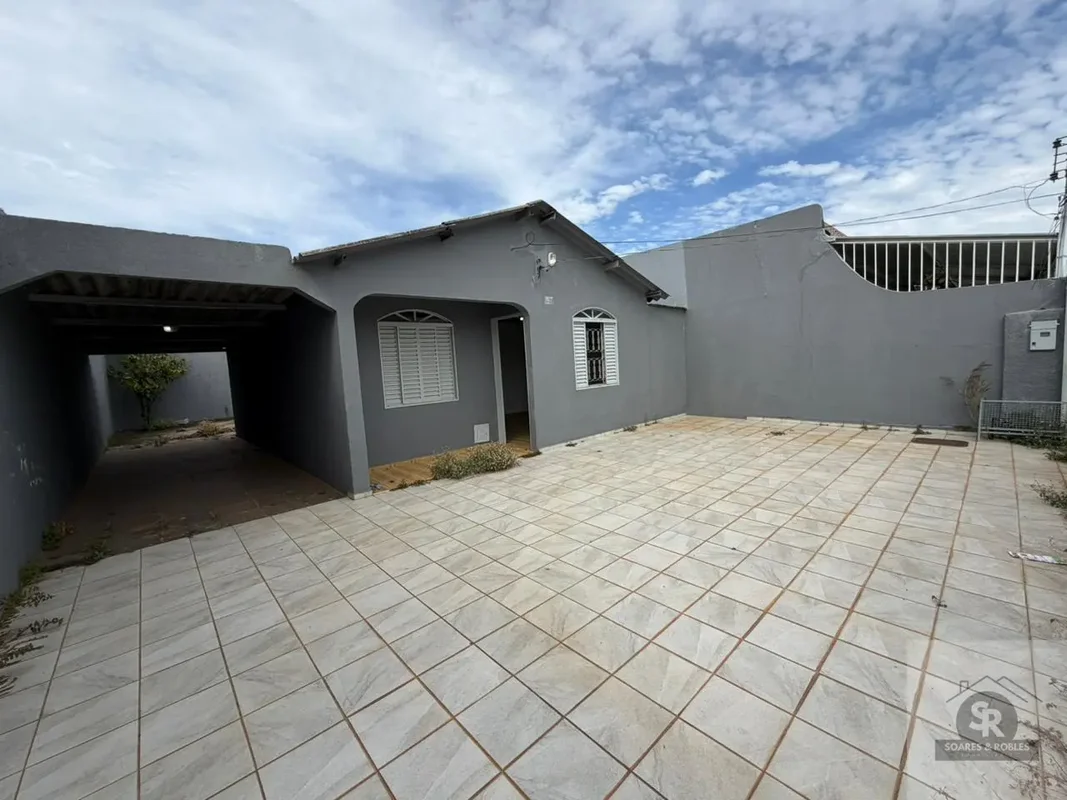 QNL 13, casa de 2 quartos, 200m² - R$: 379.000 Aceita FinanciamentoA casa fica p...
