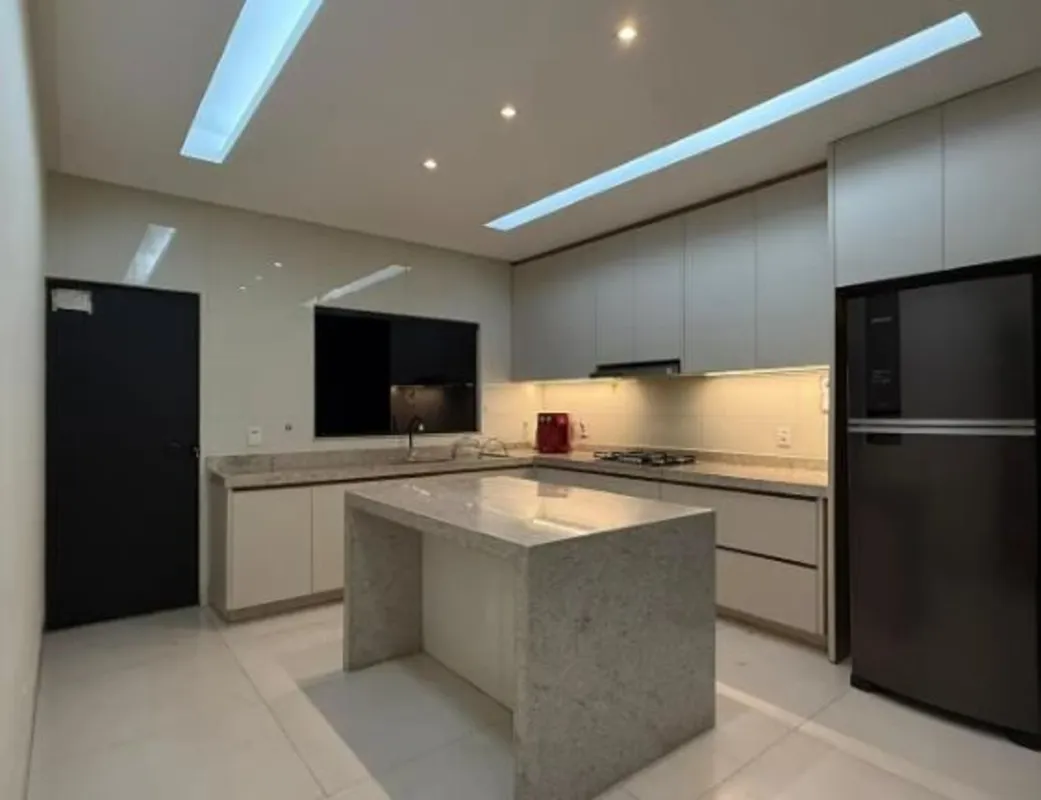 Casa à venda em Senador Canedo, no Residencial Marília, com 360 m² de terreno e ...