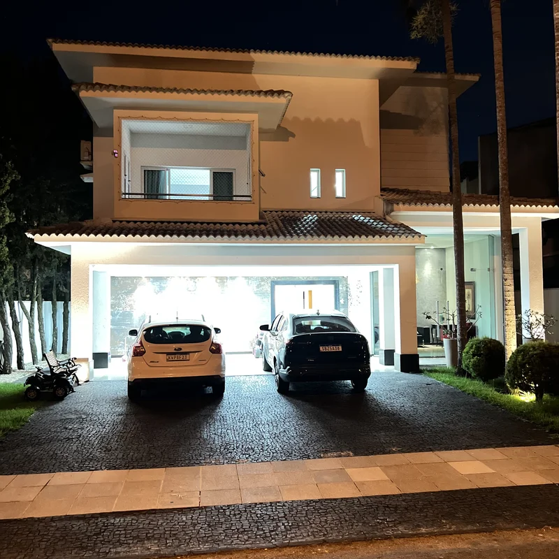 Descubra uma residência única no RESIDENCIAL GRANVILLE, em Goiânia, localizada p...