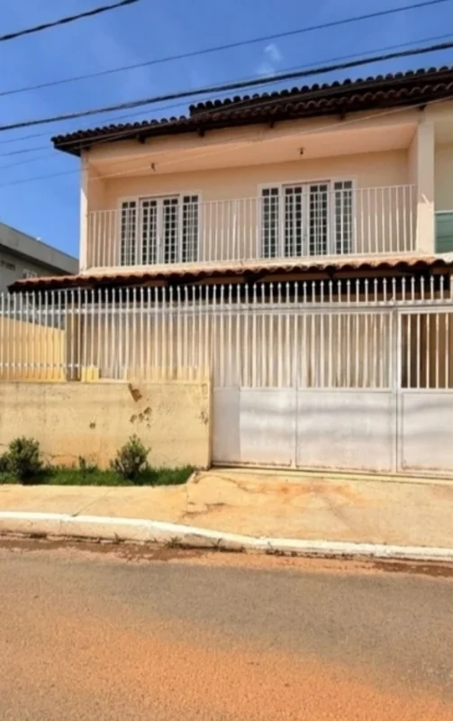 Oportunidade de morar ou investir próximo ao comércio de Vicente Pires . Rua 5* ...