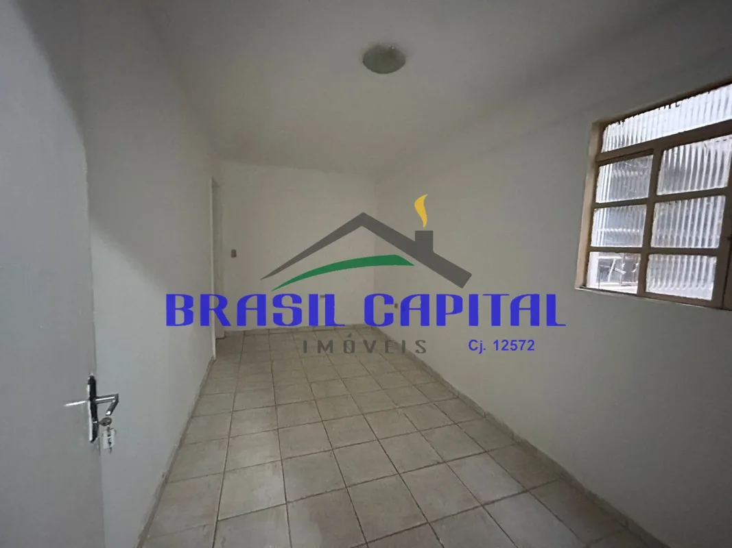 Venha morar neste espaçoso apartamento situado na quadra 02 conjunto D, perto de...