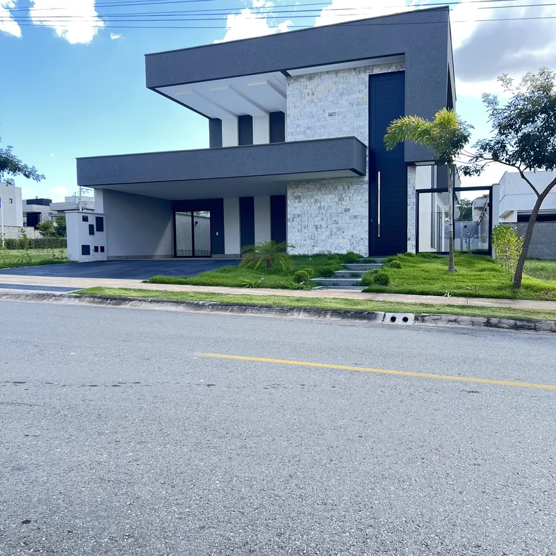 Imagine viver em uma residência ampla, confortável e bem localizada no condomíni...