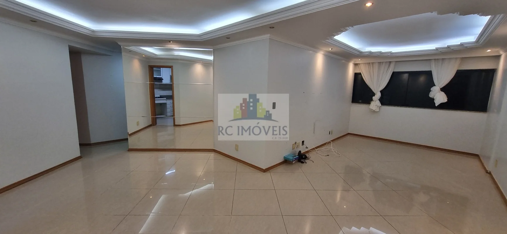 RESIDENCIAL BOULEVARD- Alugo Apto 3 Quartos- Suíte- Sala de estar e jantar- Wc s...