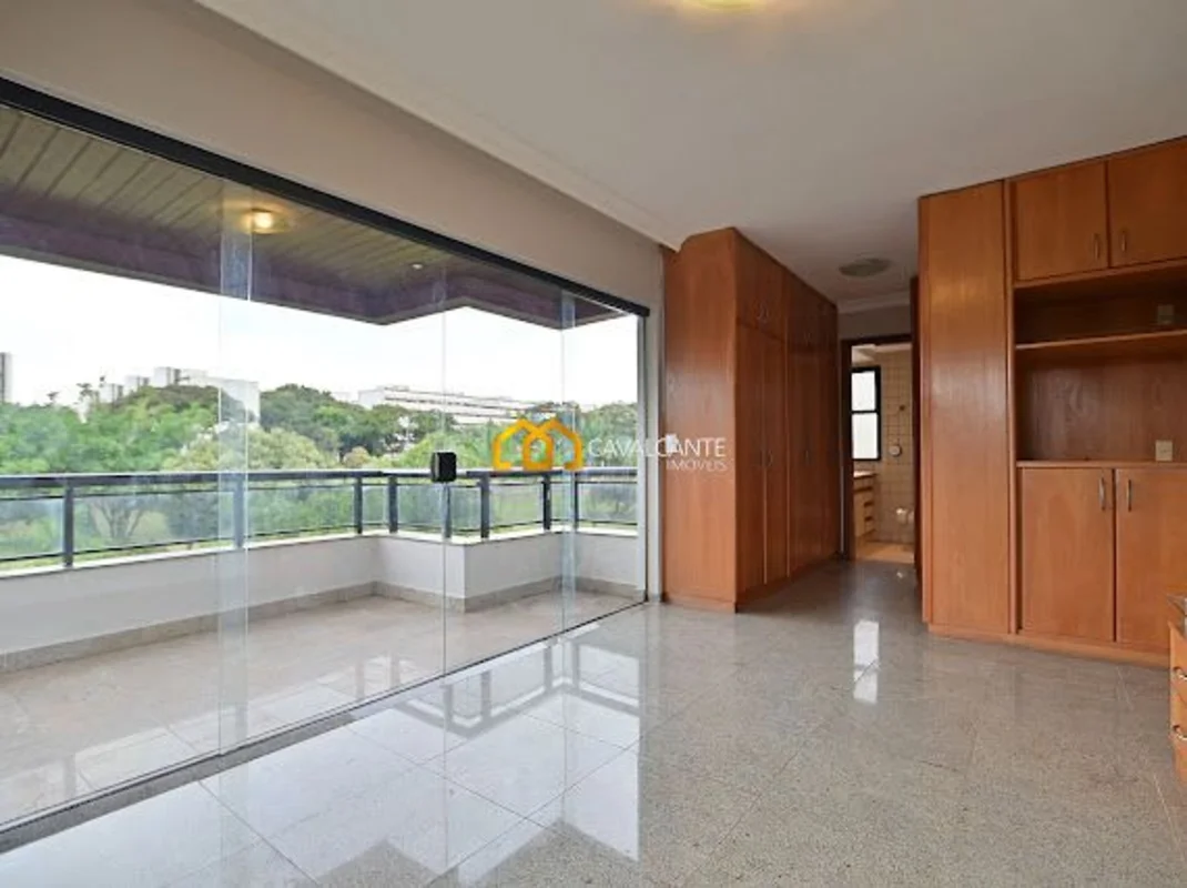 Confira este amplo apartamento de 170m² para aluguel na SQN 109, ASA NORTE, Bras...