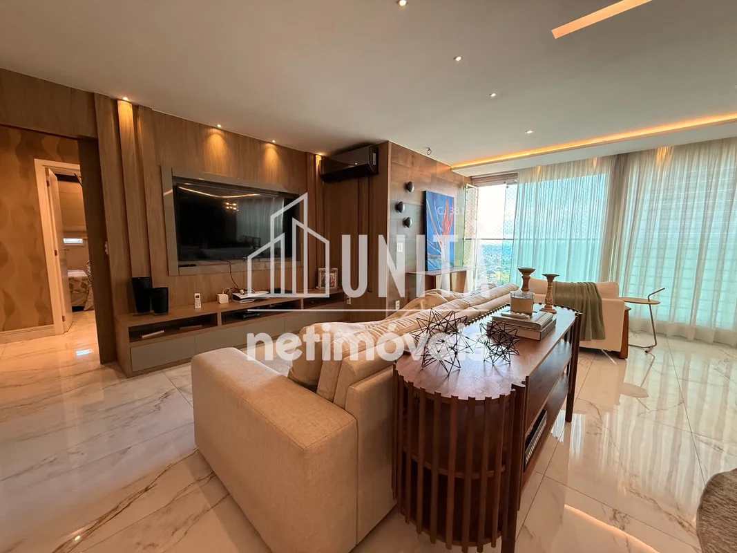 Unità Netimóveis apresenta este belo e espaçoso apartamento de 180m² totalmente ...