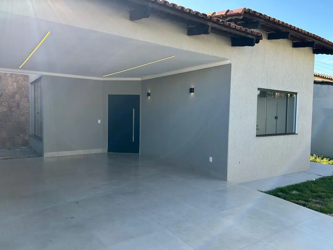 Vendo casa no setor Goiânia 2 São 3 quartos sendo um suíte Um banheiro social 2 ...