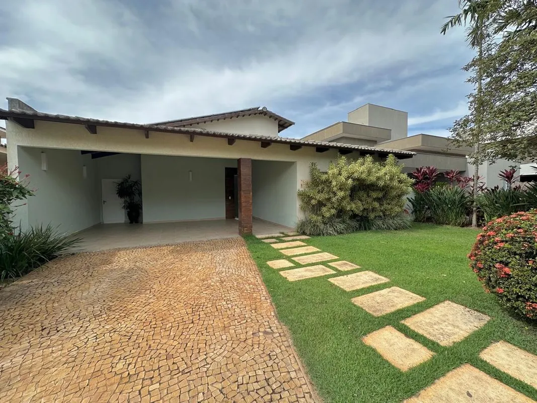 Casa tÃ©rrea Ã  venda no bairro Jardins Atenas, em GoiÃ¢nia. Um imÃ³vel que une ...