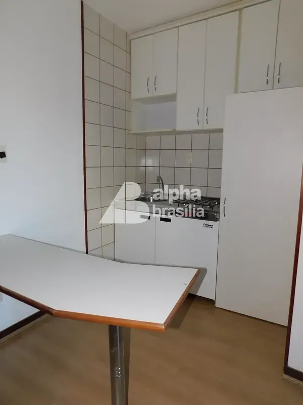 Kit Mobiliada com Vaga no Sudoeste Sala funcional com prateleiras; Copa completa...