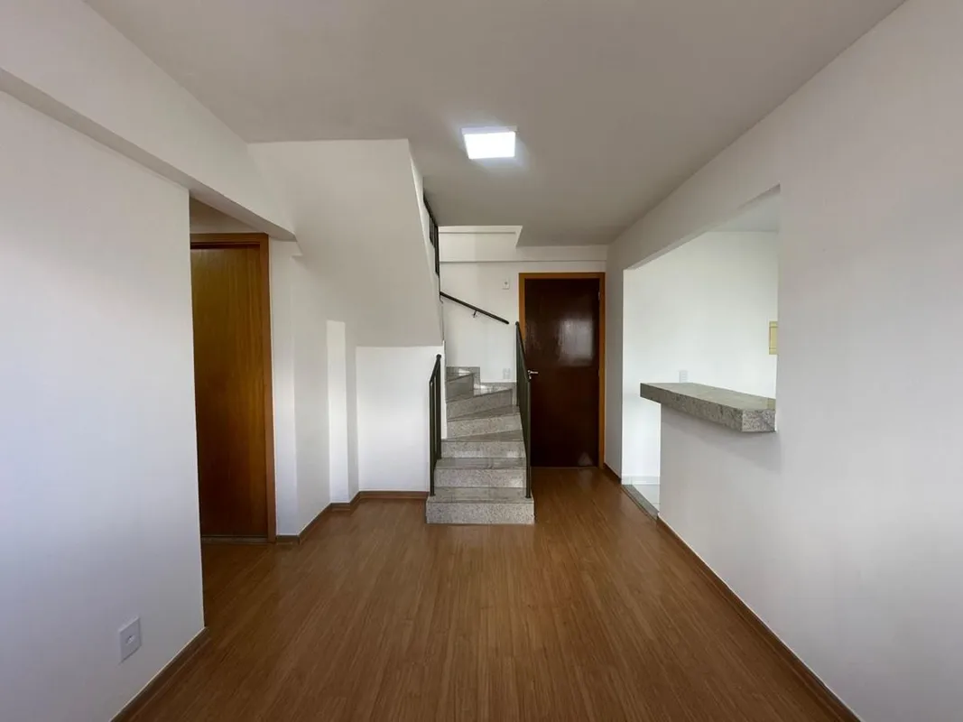 LEÕES DA CORRETAGEM VENDE O IMÓVEL QUE VOCÊ PROCURAUma cobertura duplex com aque...