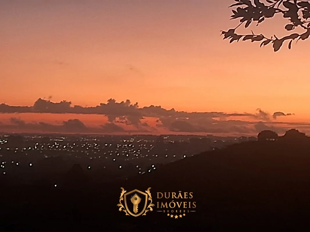 A Durães Imóveis Brokers tem a honra de apresentar este excelente lote com 550m²...