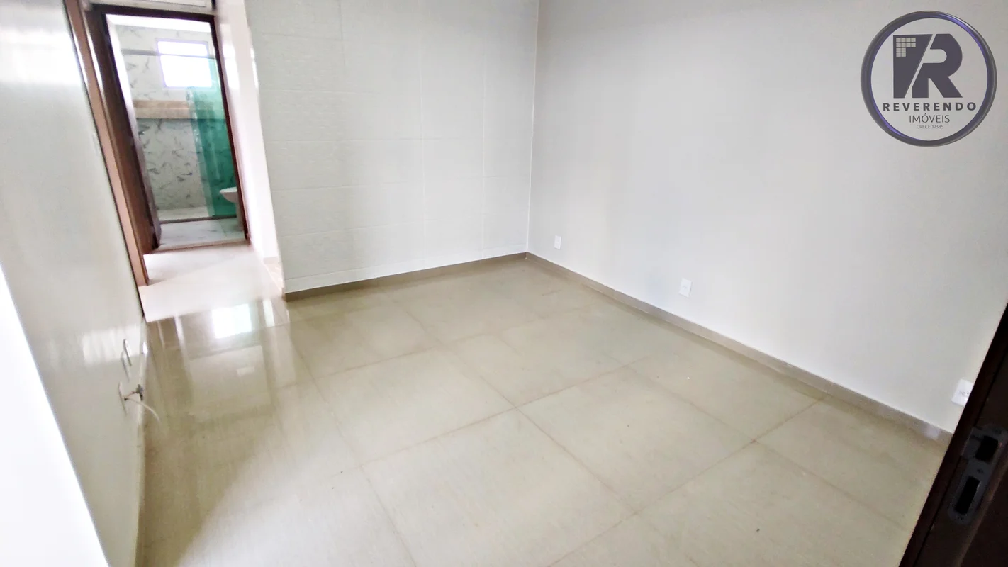 QC- 04 - 1º andar, com ar-condicionado!Valor do aluguel R$ 2.850,00 com R$ 250,0...