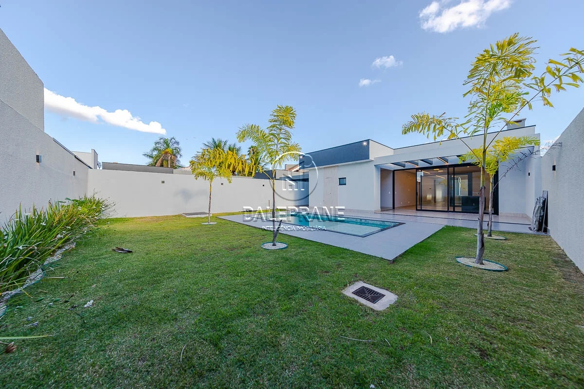 A DALEPRANE VENDE:Descrição:Fachada imponente 4 suítes plenasLavaboSala com pé d...