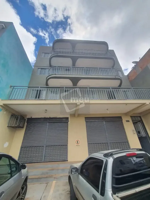 LOJA TÉRREA com 120 m² com infraestrutura de clínica odontológica, contendo subd...