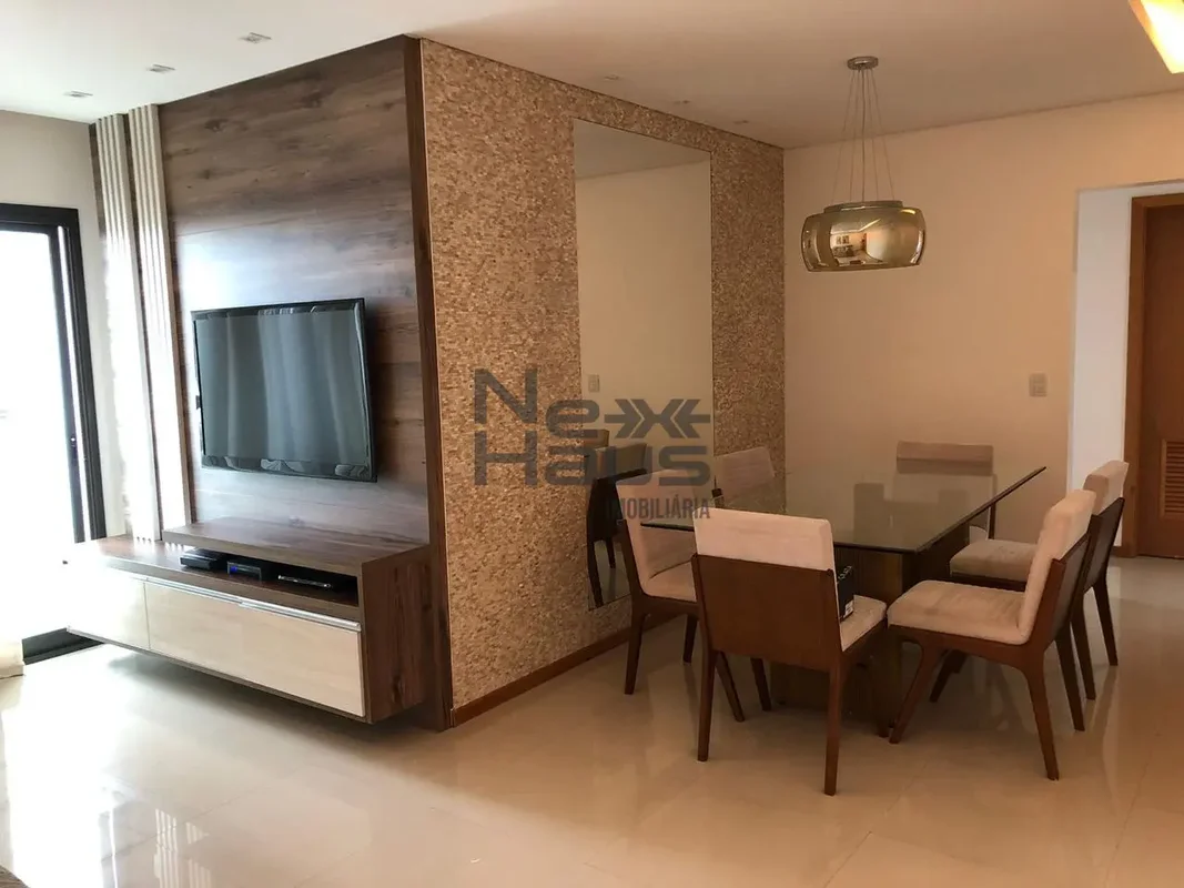 - 03 Quartos;- 02 suítes;- Piso em porcelanato;- Lavabo;- Cozinha independente;-...