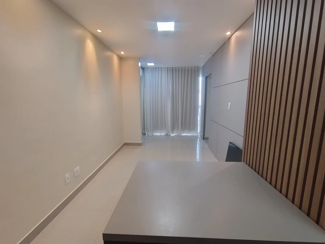 * Apartamento 47m²- Andar alto - Reformado- Planejado- Vista lazer- Piso porcela...