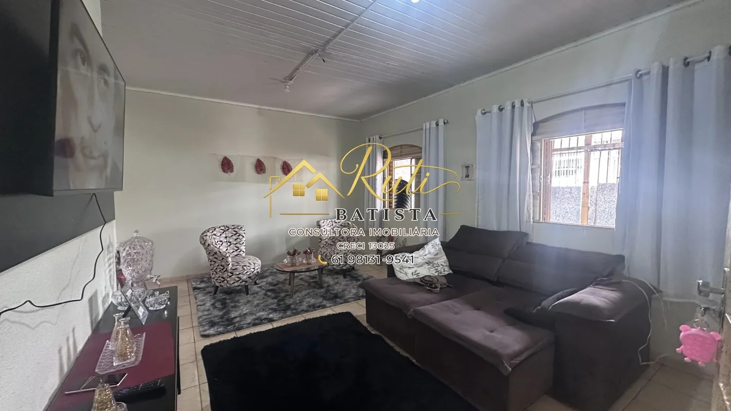Excelente oportunidade na QNP 5 – Conjunto F!Apresentamos esta charmosa casa com...