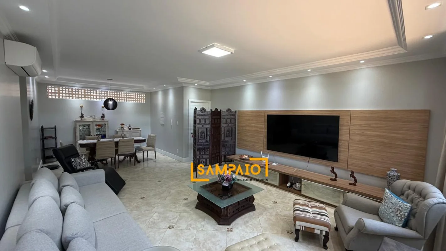Descubra este amplo apartamento de 154m² na SQS 306, ASA SUL, Brasília. Com uma ...