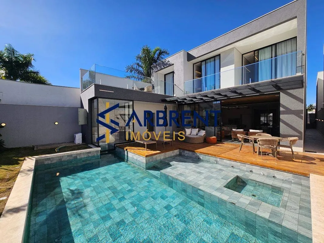 Uma residência onde o luxo é estilo de vida!Apresentamos uma residência novíssim...