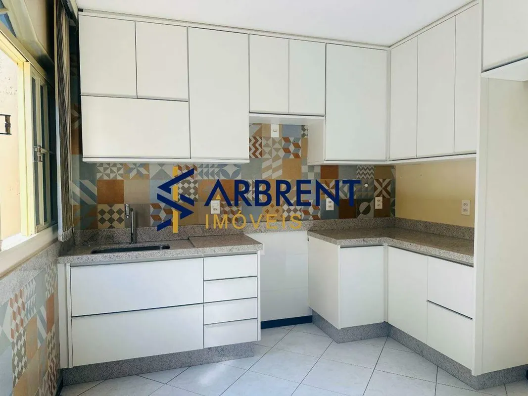 Vende casa na QE 32 Guará II, com HABITE-SE, unindo conforto, sofisticação e exc...