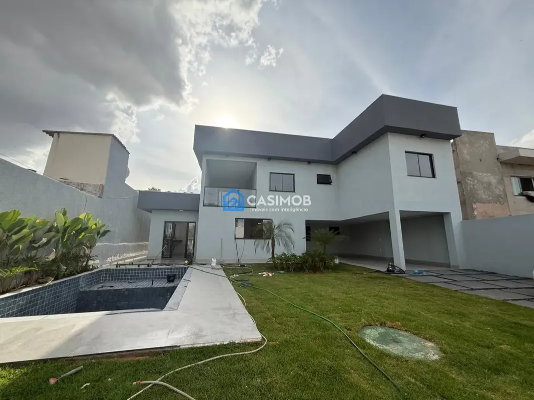 Casa moderna de 04 suítes, ampla e com fino acabamento em Arniqueira - DF.Destaq...
