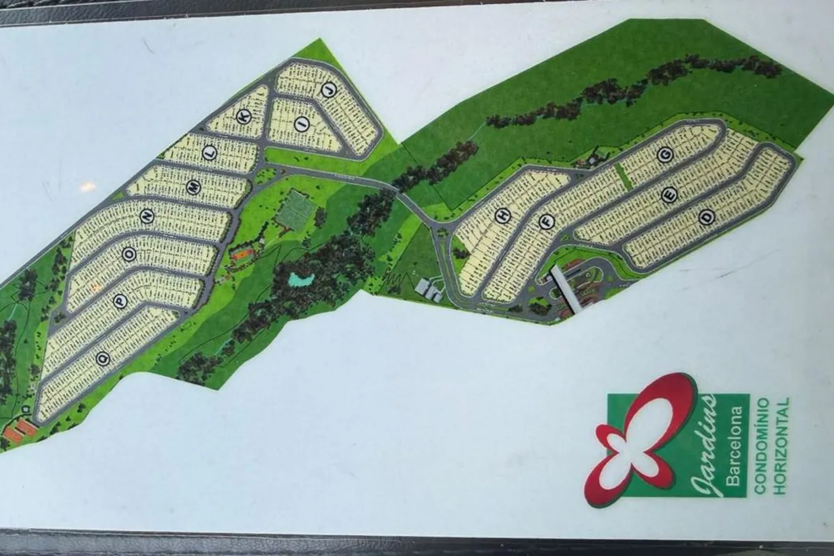 Terreno de 450 mÂ², caÃ­do para a rua e nascente, localizado no Jardins Barcelon...