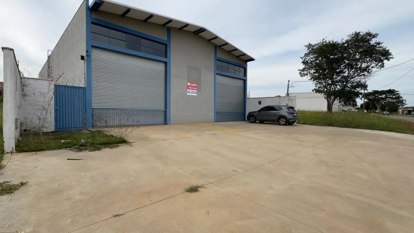 Excelente galpão, estrutura nova 02 escritórios02 banheiros Galpão de 450 m²Lote...