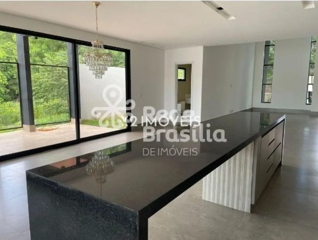 Casa em Condomínio em Vicente Pires-DFDescubra o conforto e a elegância desta ma...