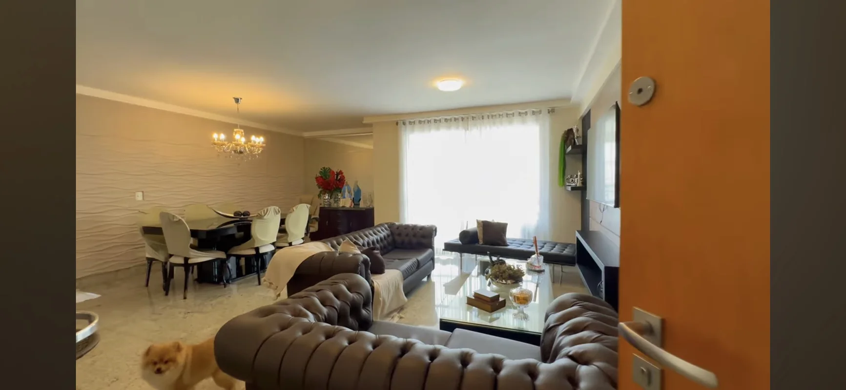 Descubra um apartamento de alto padrão na privilegiada Rua 5, SUL, em Águas Clar...