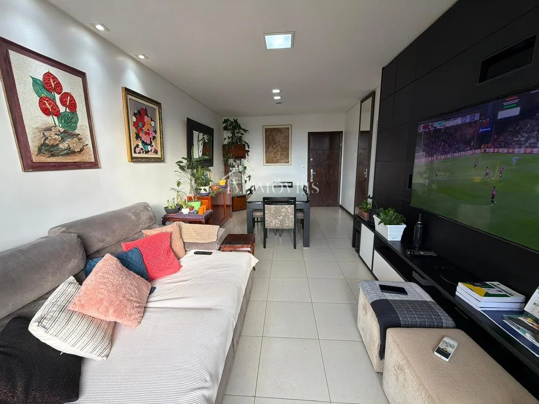 Lilian Vieira Vende:SQS 205 | ASA SUL | 98m² | 3 QUARTOS | ANDAR ALTO | VAZADOEl...