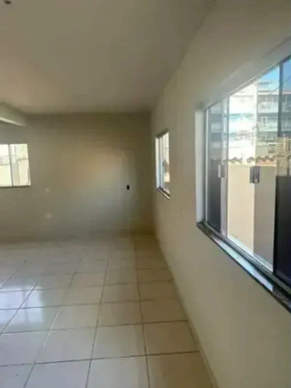 QR 406, Conjunto 30, Lote 10 - Sala 03 | 1 BanheiroSala comercial ampla e bem lo...