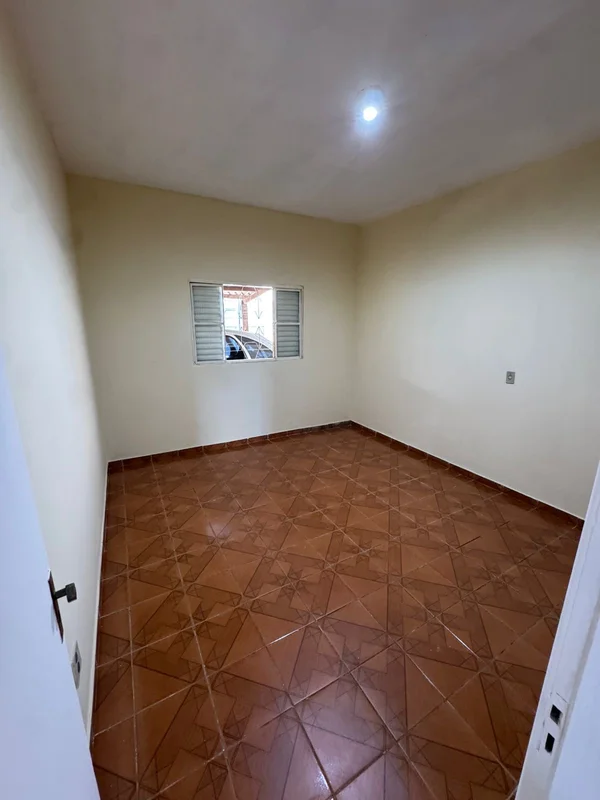 Madel Imobiliária vende casa na Nova Colina, em Sobradinho.DESCRIÇÃO:3 quartos s...