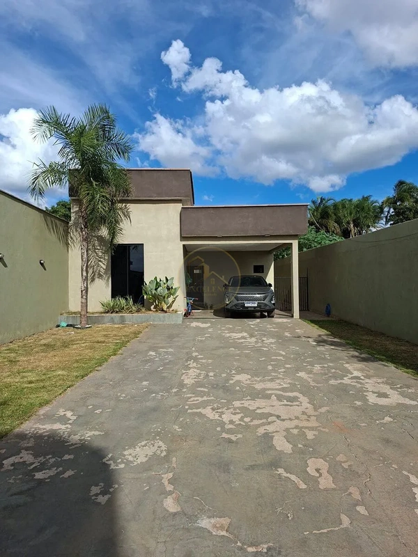 Excelente casa térrea na LAJE, localizada na Rua Safira/Av. Buritis3 quartos sen...