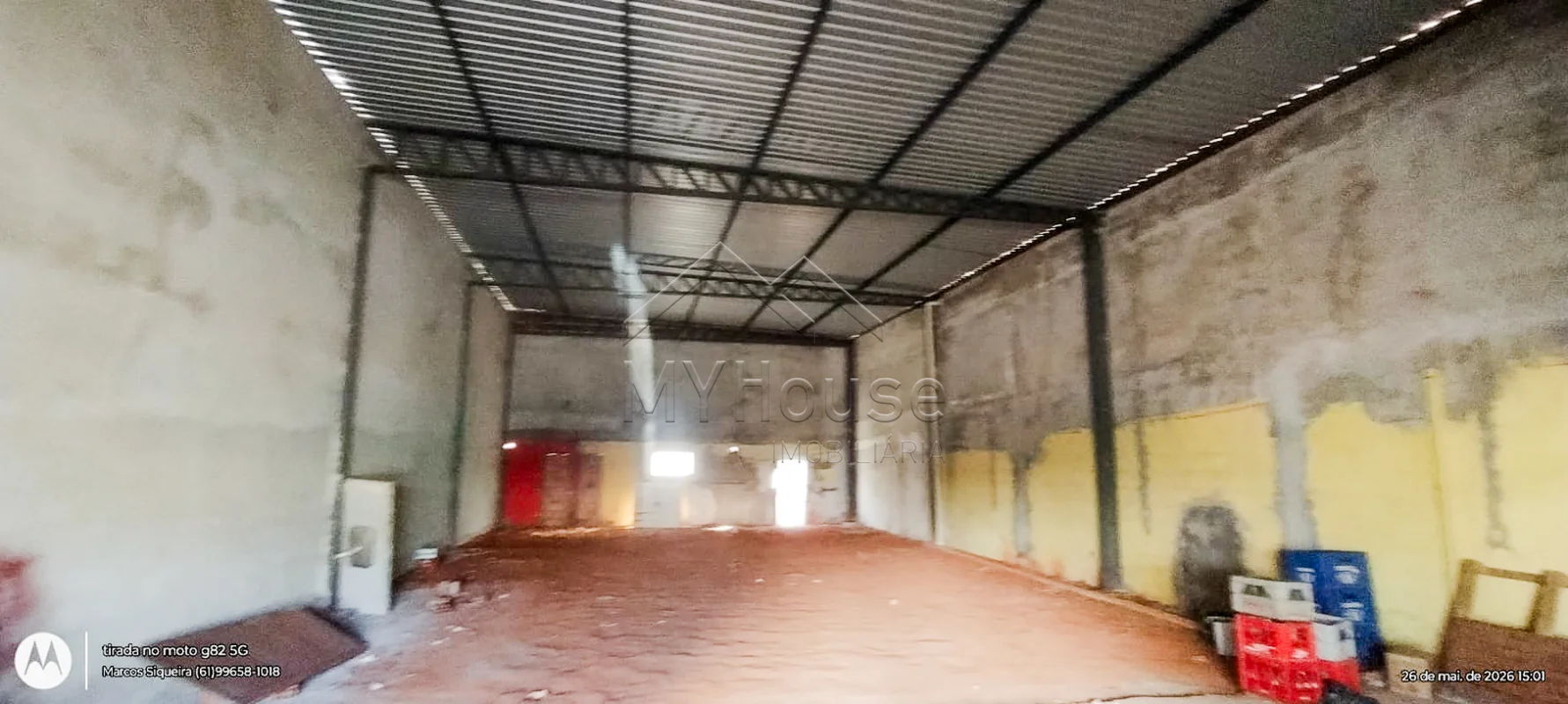 Vende-se GALPÃO com telhado novo- área de 235 m2 construida- área total 300 m2- ...