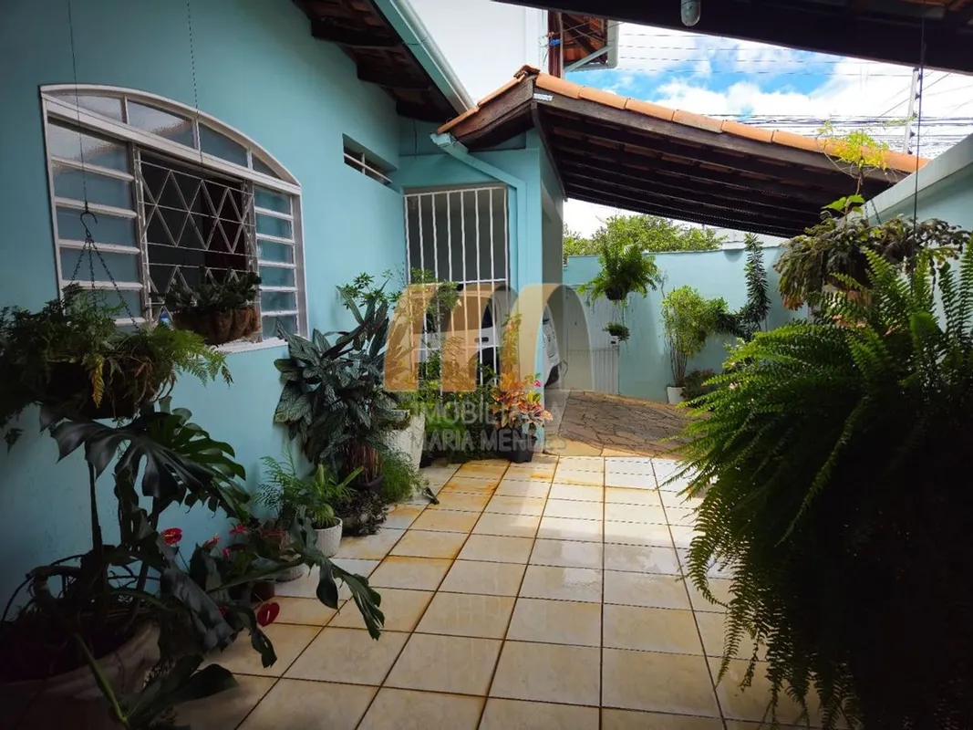 Sobrado de esquina no bairro Sao Carlos3Quartos sendo um suíte SalaBanheiro soci...