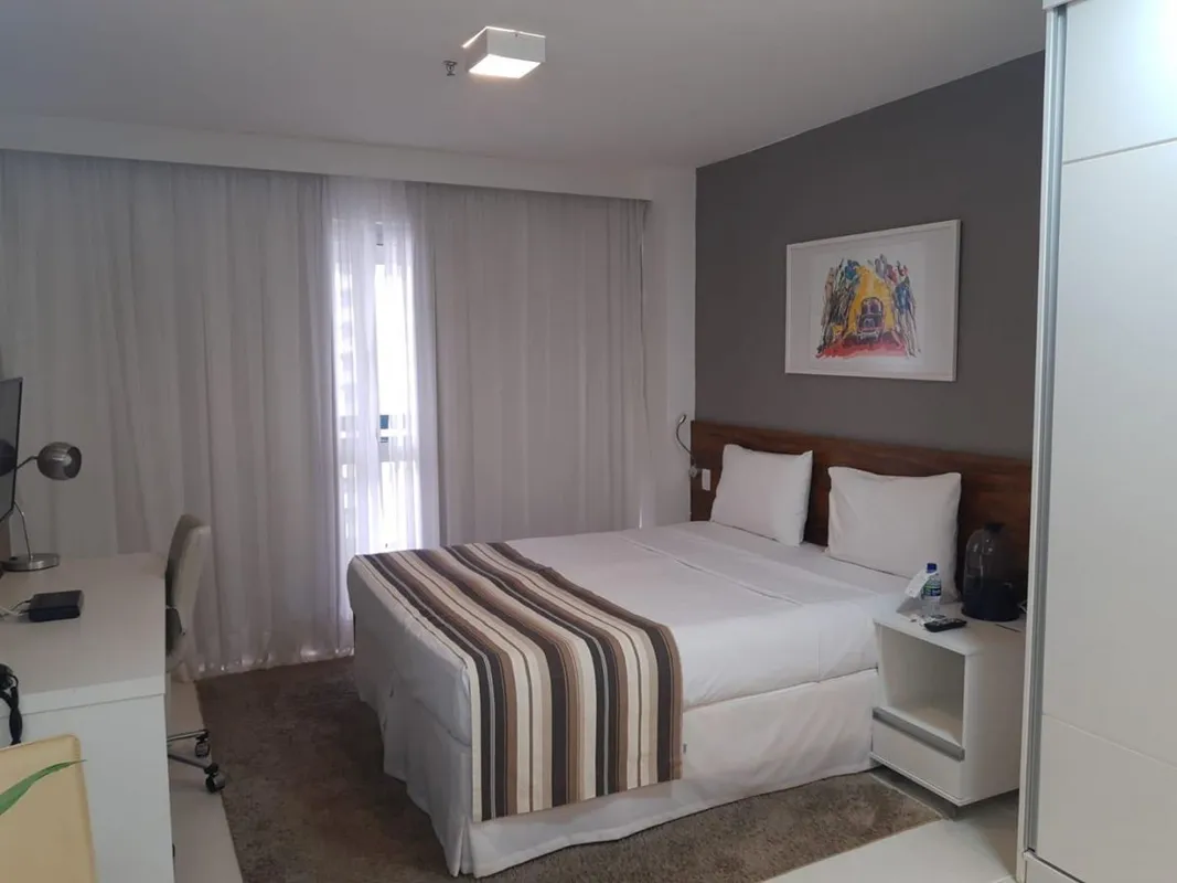 Invest Flat Imobiliária aluga apartamento de 29m², no 9º andar no Ed. Vision!Exc...