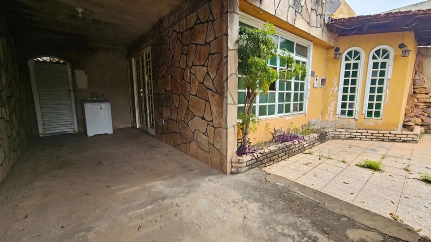  OPORTUNIDADE Grande Oportunidade para investidores! Lote de 200m², nascente, co...
