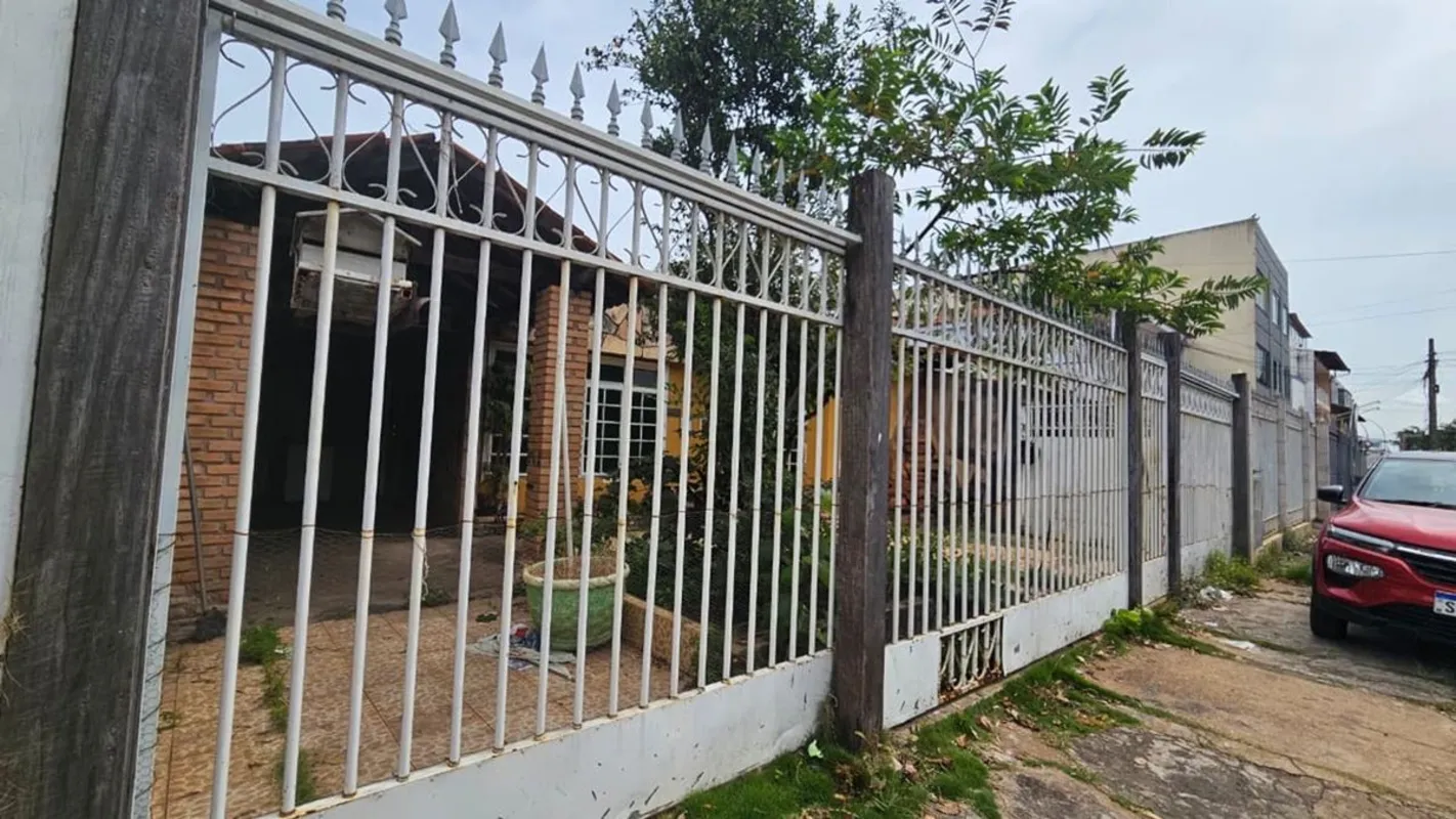  OPORTUNIDADE Grande Oportunidade para investidores! Lote de 200m², nascente, co...