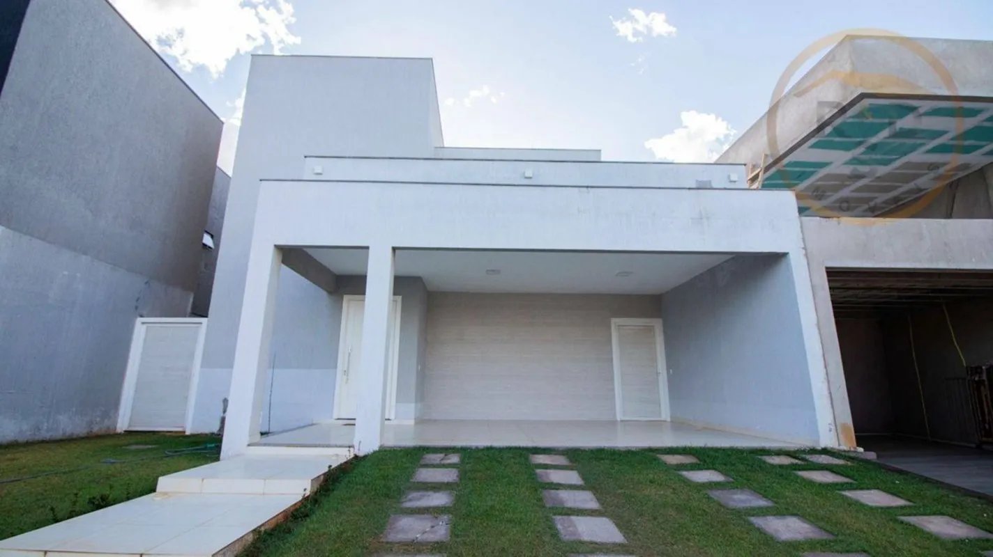 Casa recém construída, pronta para morar, no melhor condomínio de Luxo de Valpar...