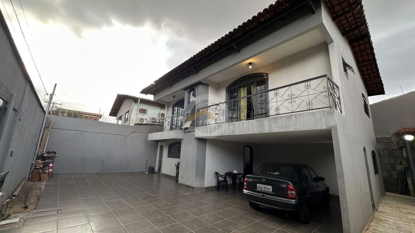  SOBRADO COM PISCINA + SAUNA | 4 QUARTOS | SETOR SOL NASCENTEUma casa completa p...