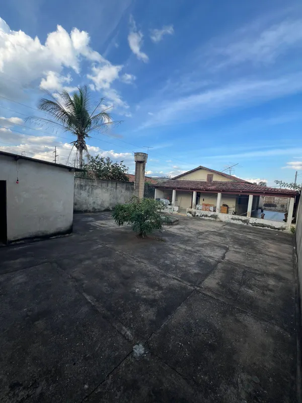 Casa com 378m² de área, oferecendo um excelente espaço e ótima distribuição dos ...