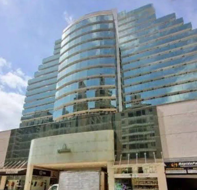 BAROLI IMÓVEIS VENDE EXCELENTE SALA COMERCIAL.LOCALIZADA NO EDIFÍCIO LE QUARTIER...