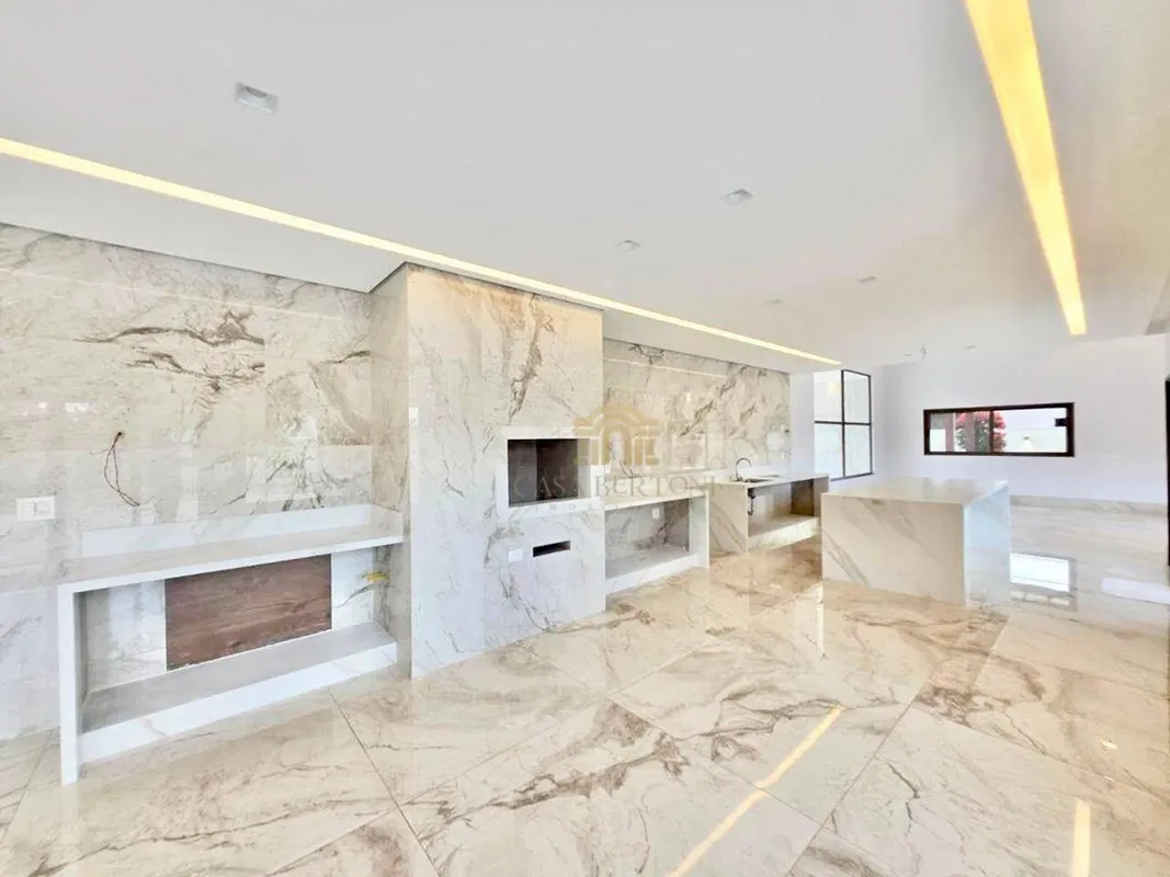 CASA TÉRREA NOVA COM 5 QUARTOS, PISCINA E ENERGIA FOTOVOLTAICA NO PARK WAYUma re...