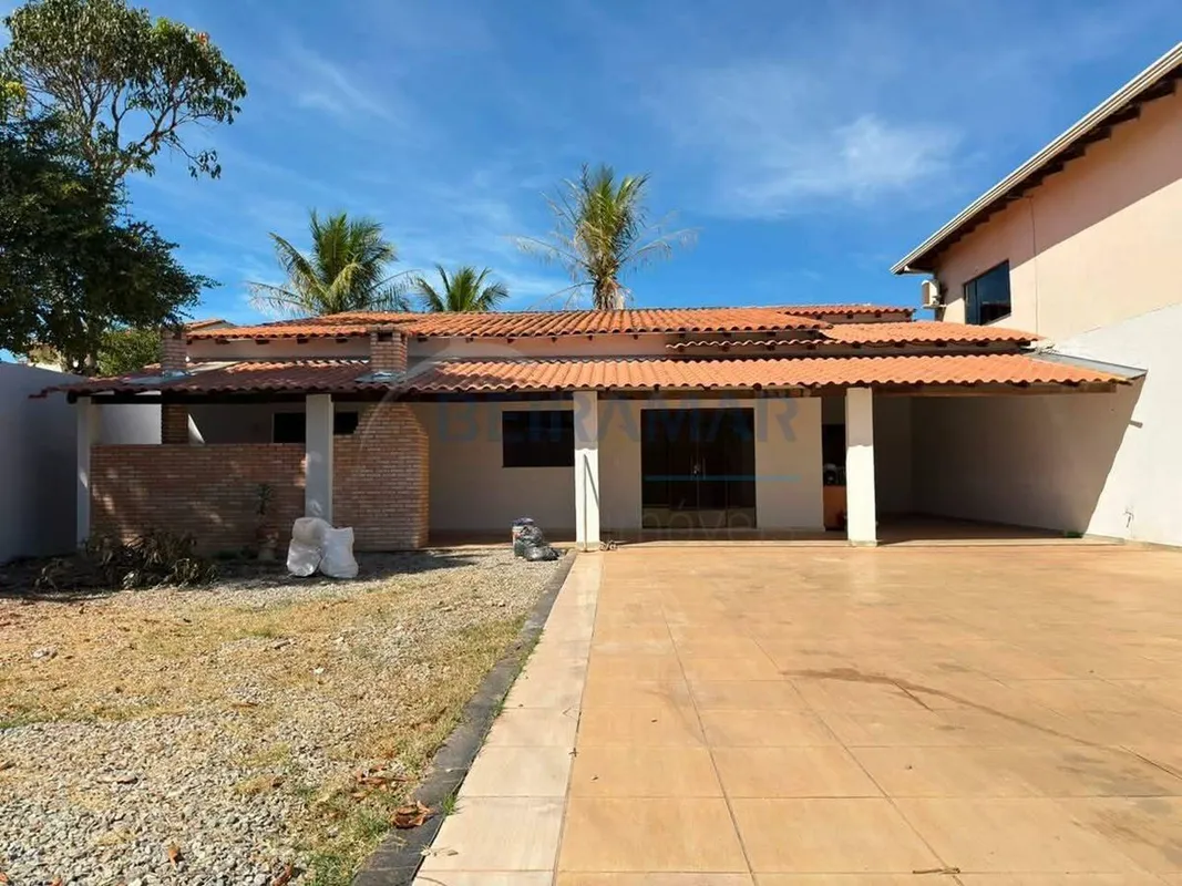 Excelente casa com ambientes amplos, área de lazer completa e ótima distribuição...