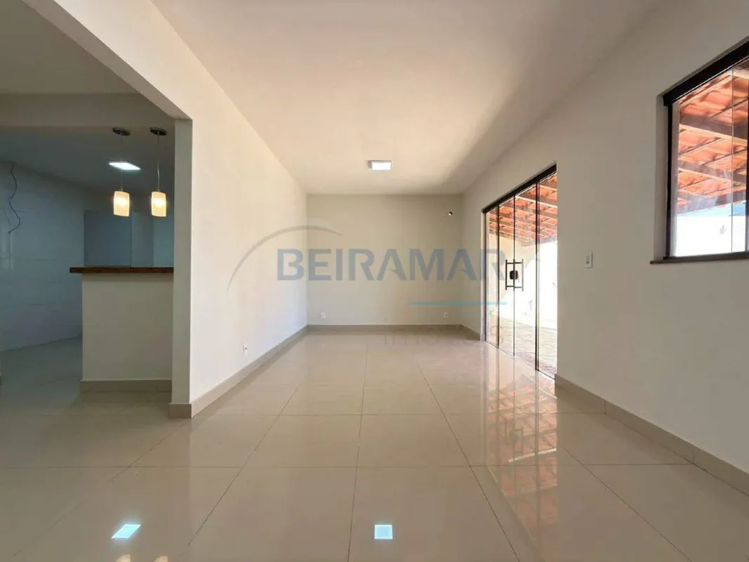 Excelente casa com ambientes amplos, área de lazer completa e ótima distribuição...
